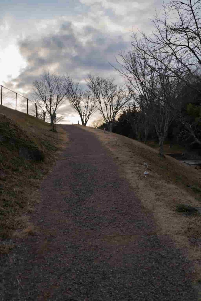 三木市の黒滝のにある看板の写真。α7Vで撮影