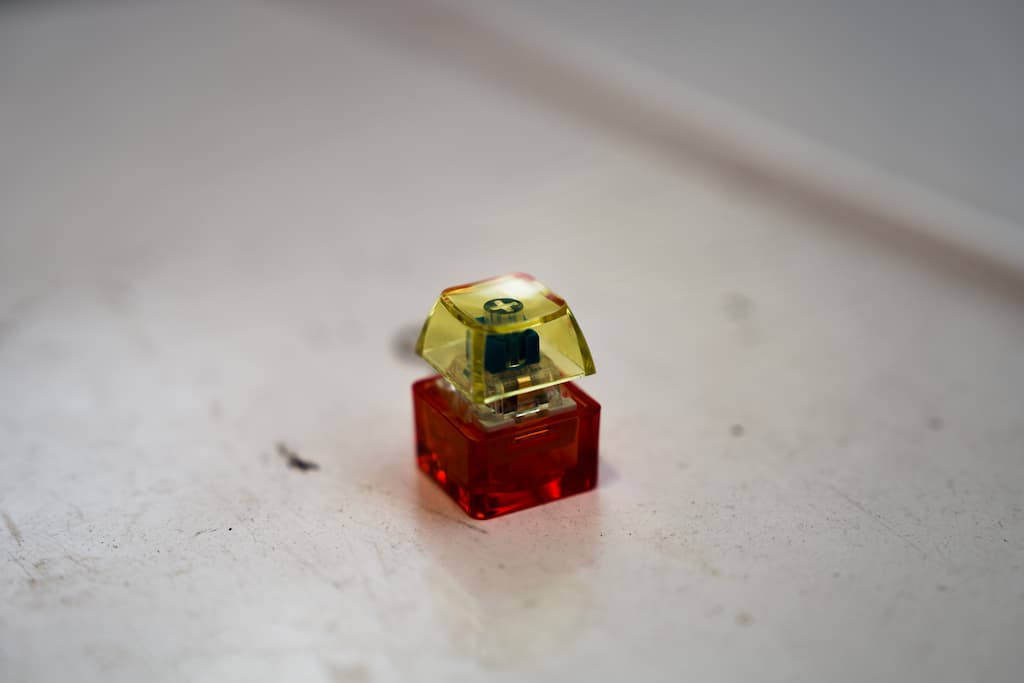 ソニーα7Vで撮影した、三宮でガチャポンを回したときにゲットした、キースイッチ